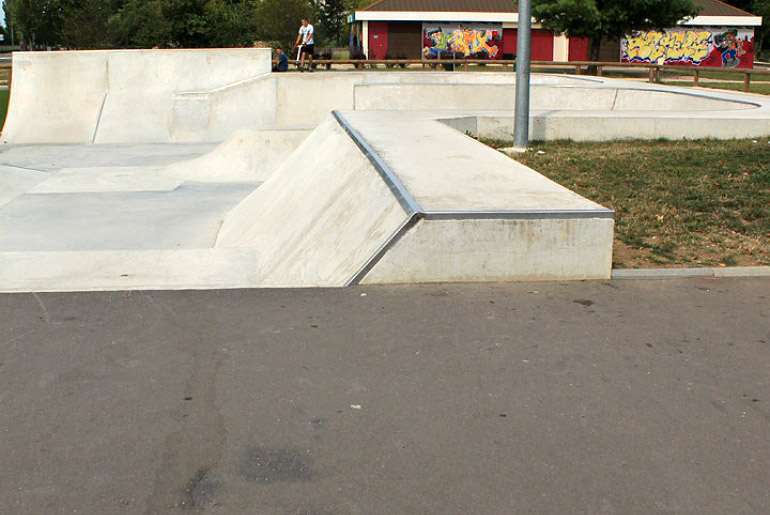 Evan Cayeux Bowl Chalon sur Saône Skate Spot 4/5