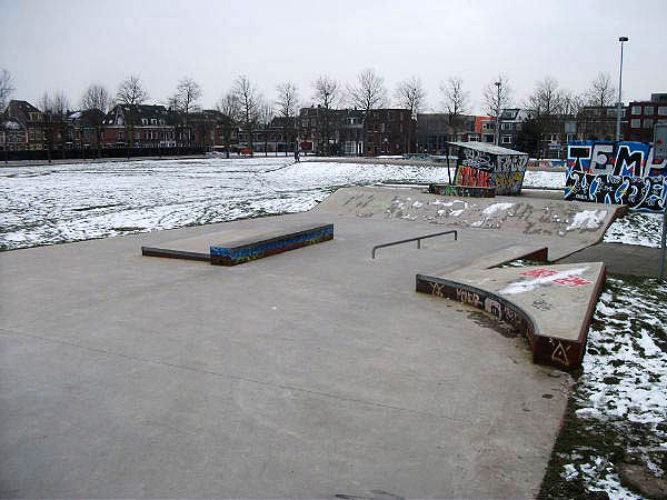 Griftpark Bowl Utrecht Skate Spot 4/5