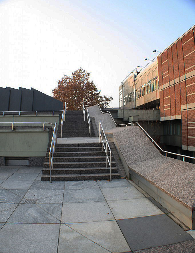Baustelle Kulturforum Plaza Berlin Skate Spot 5/5