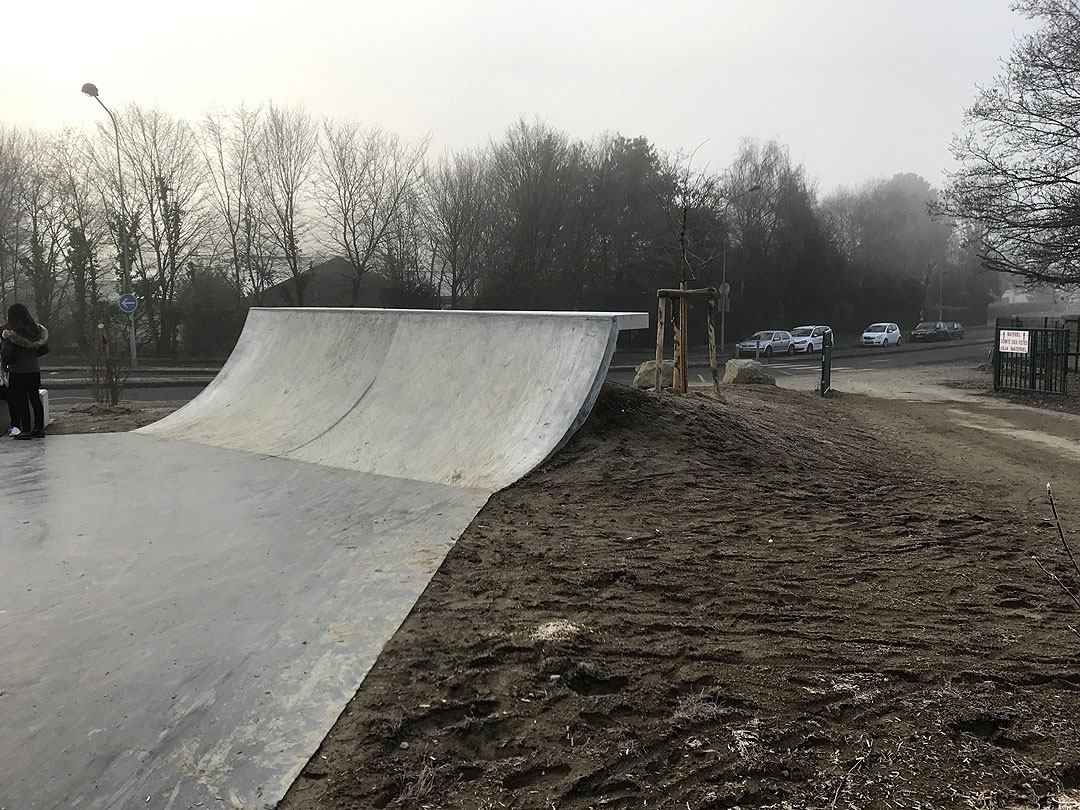 Collège Gérard Philipe Skatepark Carquefou Skate Spot 3/5