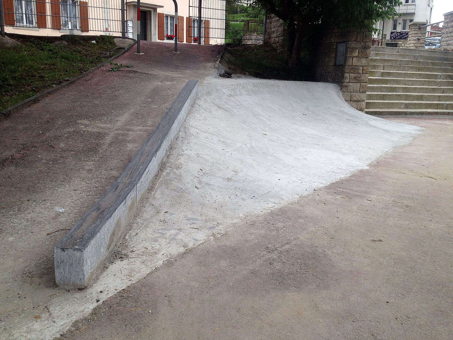 Collège des Jeanneret Do It Yourself Le Locle Skate Spot 4/5