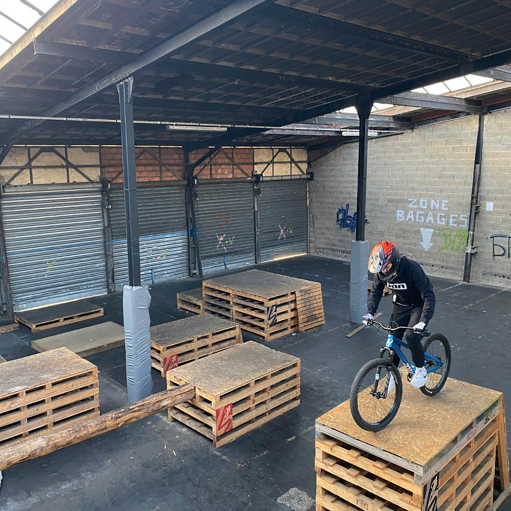 Stride Indoor Bike Park Indoor Strasbourg Skate Spot 5/5