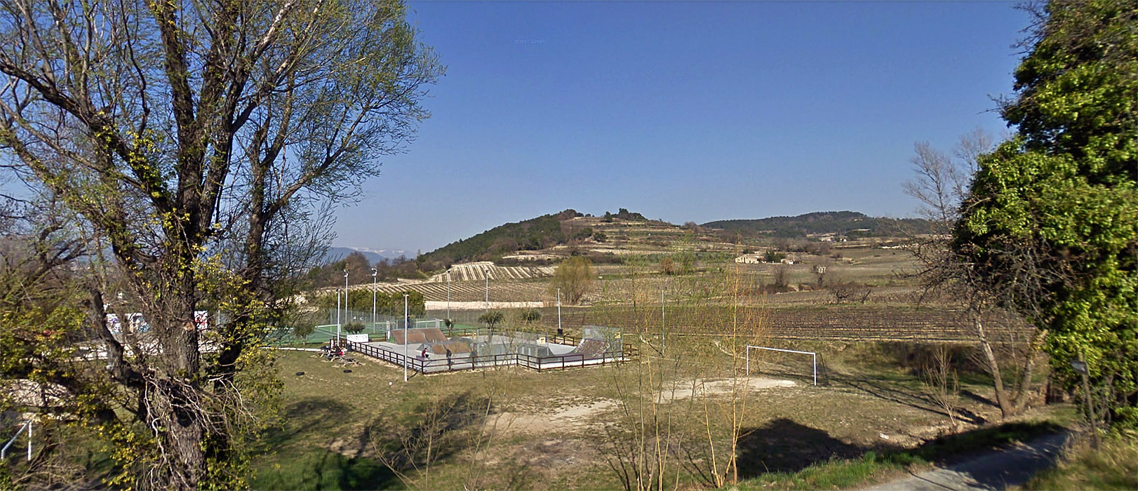 Tennis Club Skatepark Villedieu Skate Spot 3/5
