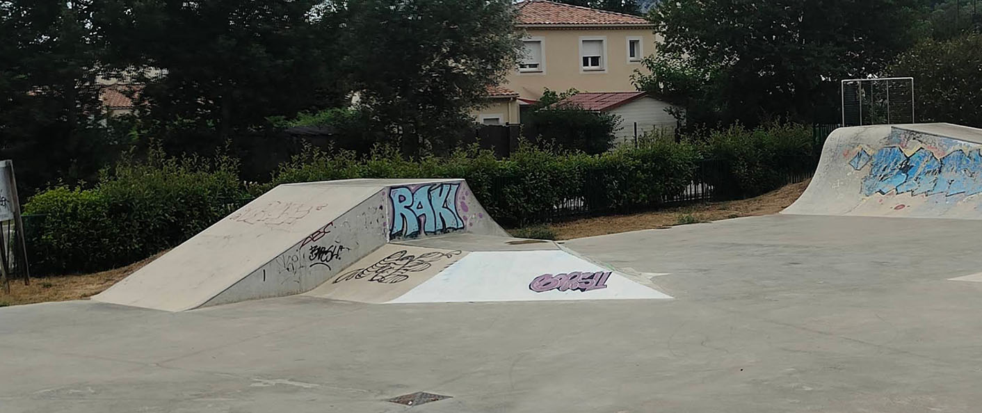 Cazan Skatepark Vernègues Skate Spot 3/5