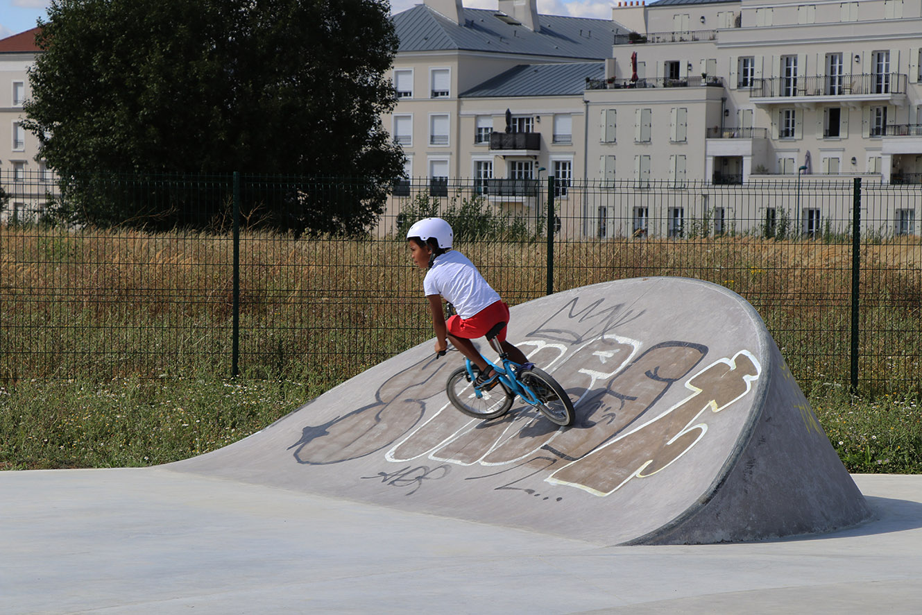 Flow Park Skatepark Serris Skate Spot 4/5