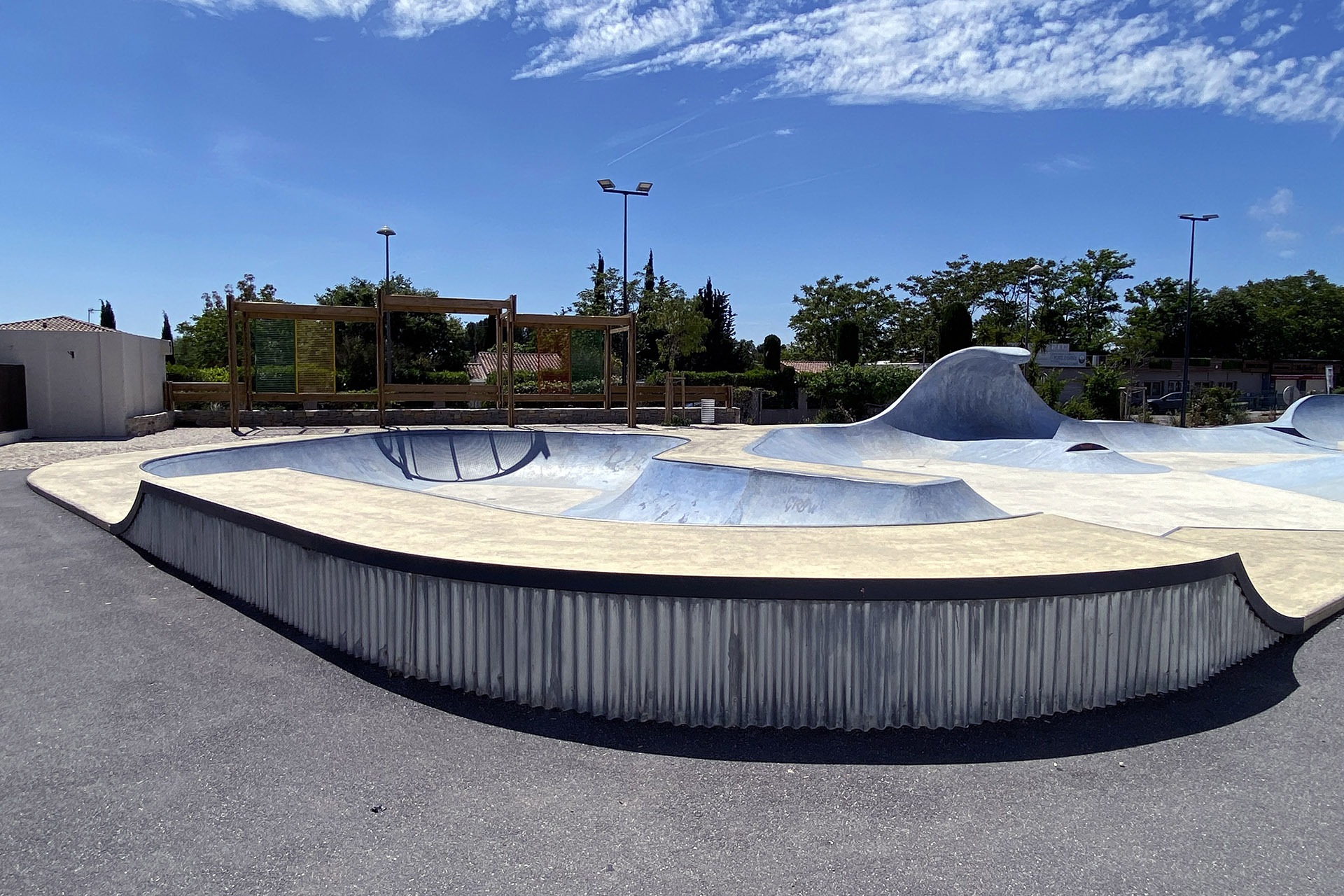 Yann Casasreales Bowl Saint-Cyr-sur-Mer Skate Spot 4/5
