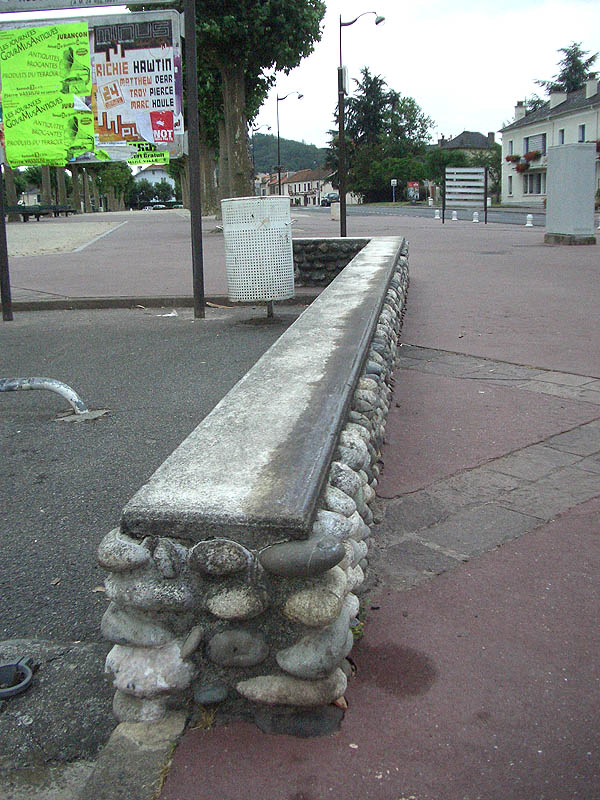La Junque Plaza Jurançon Skate Spot 3/5