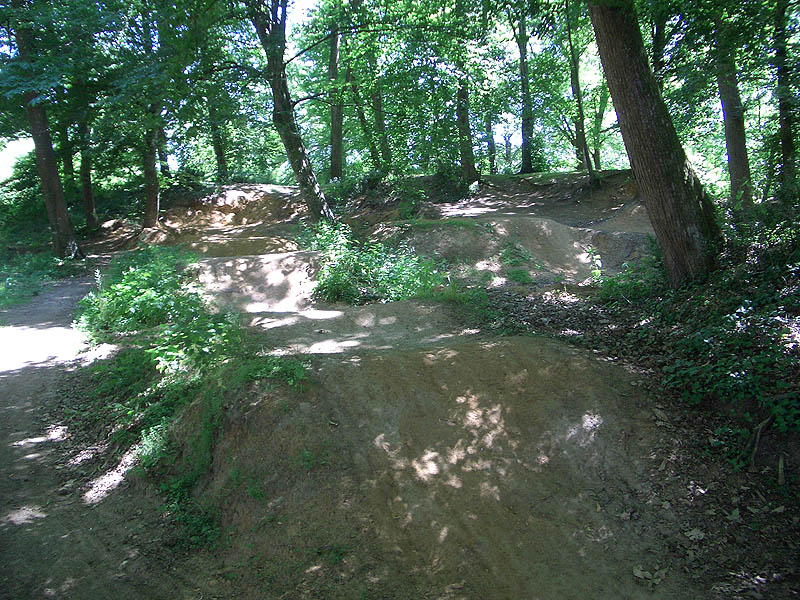 Nahuques Dirt Dirt Mont de Marsan Skate Spot 5/5
