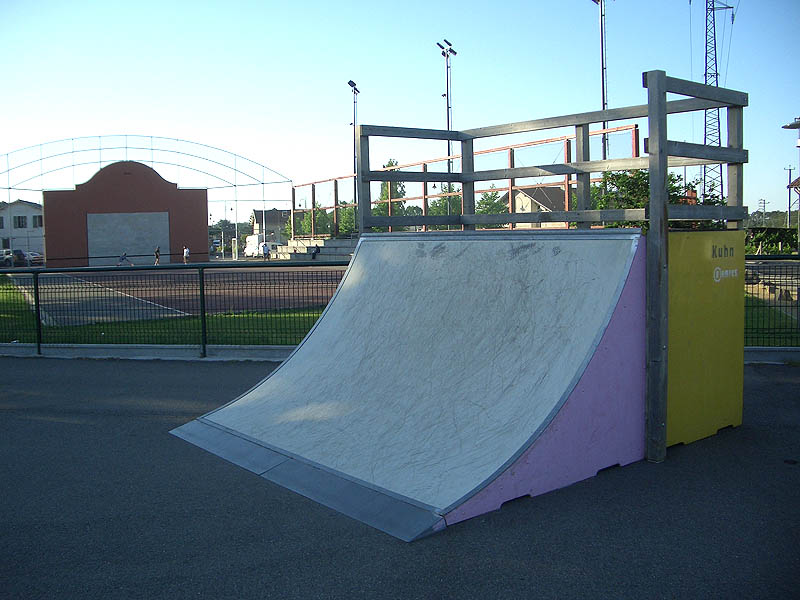 Le Fronton Skatepark Rion des Landes Skate Spot 2/5