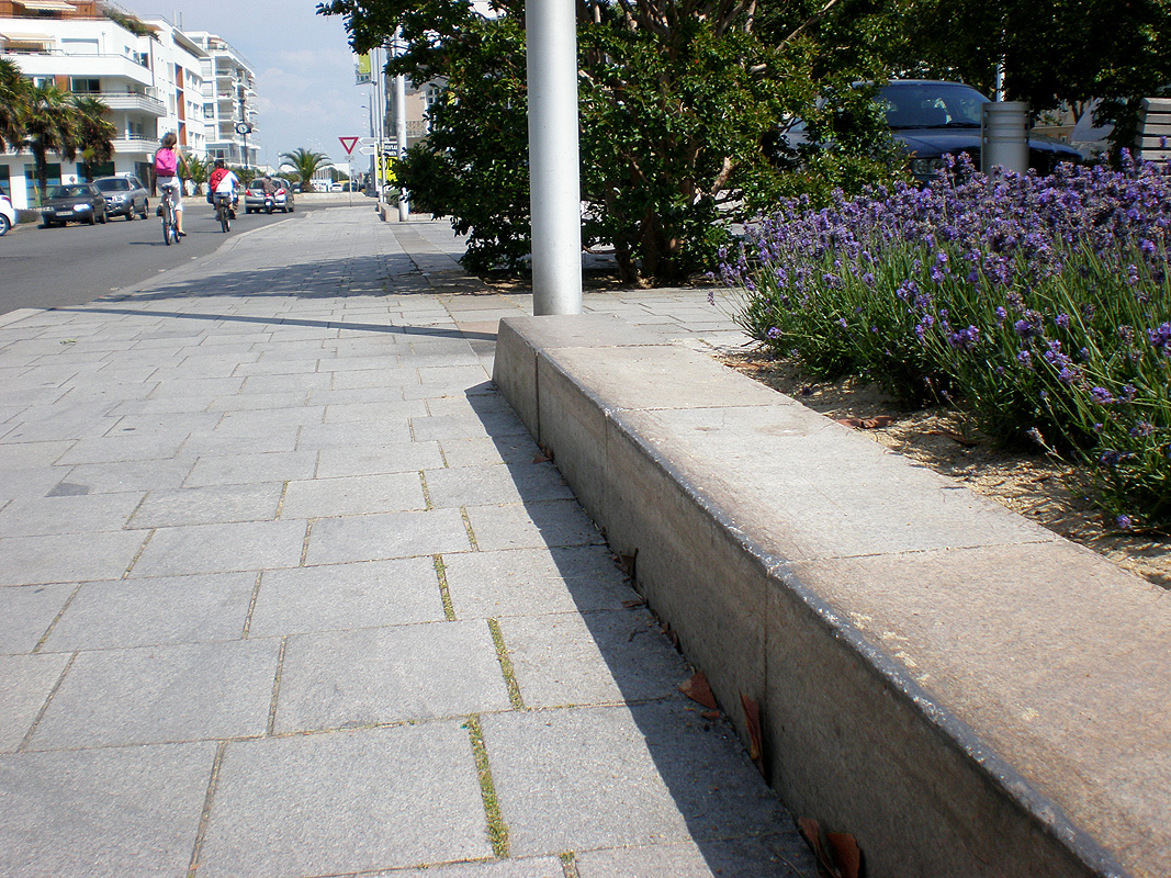 Église de St Nazaire Spot Street Saint Nazaire Skate Spot 4/5