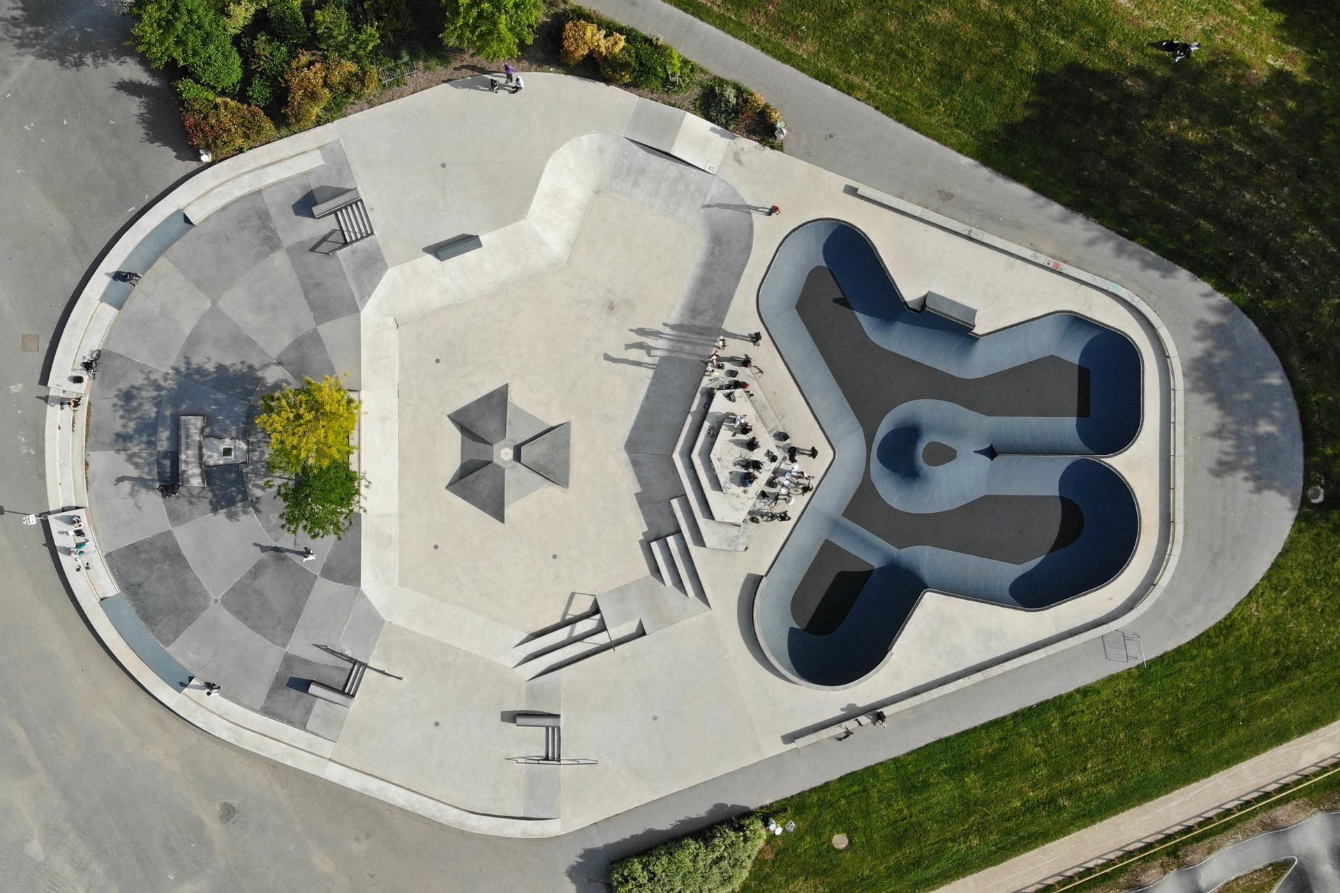 Parc Léo Lagrange Skatepark Reims Skate Spot 5/5