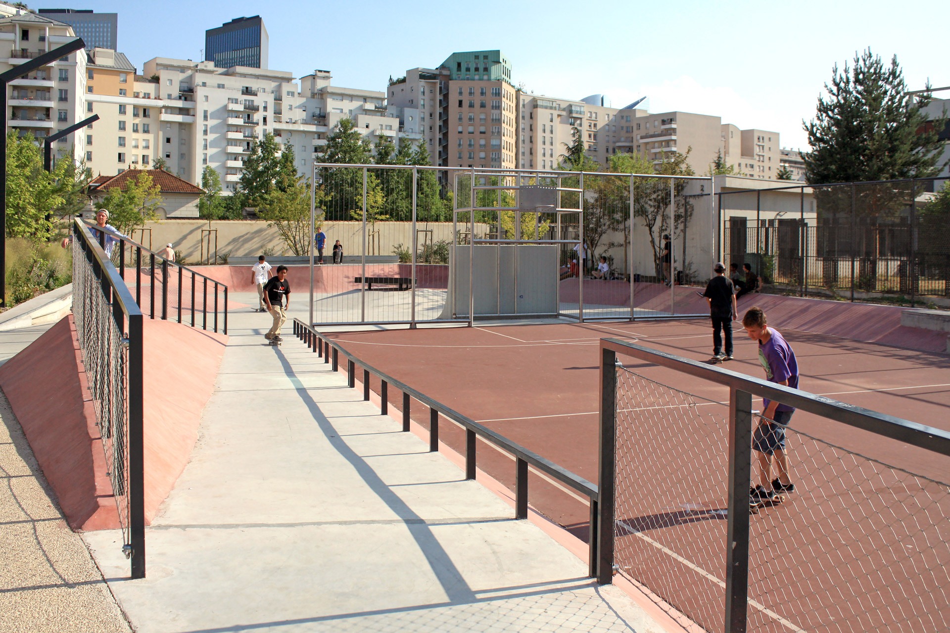 Jardin Des Fauvelles Skatepark Courbevoie Skate Spot 4/5