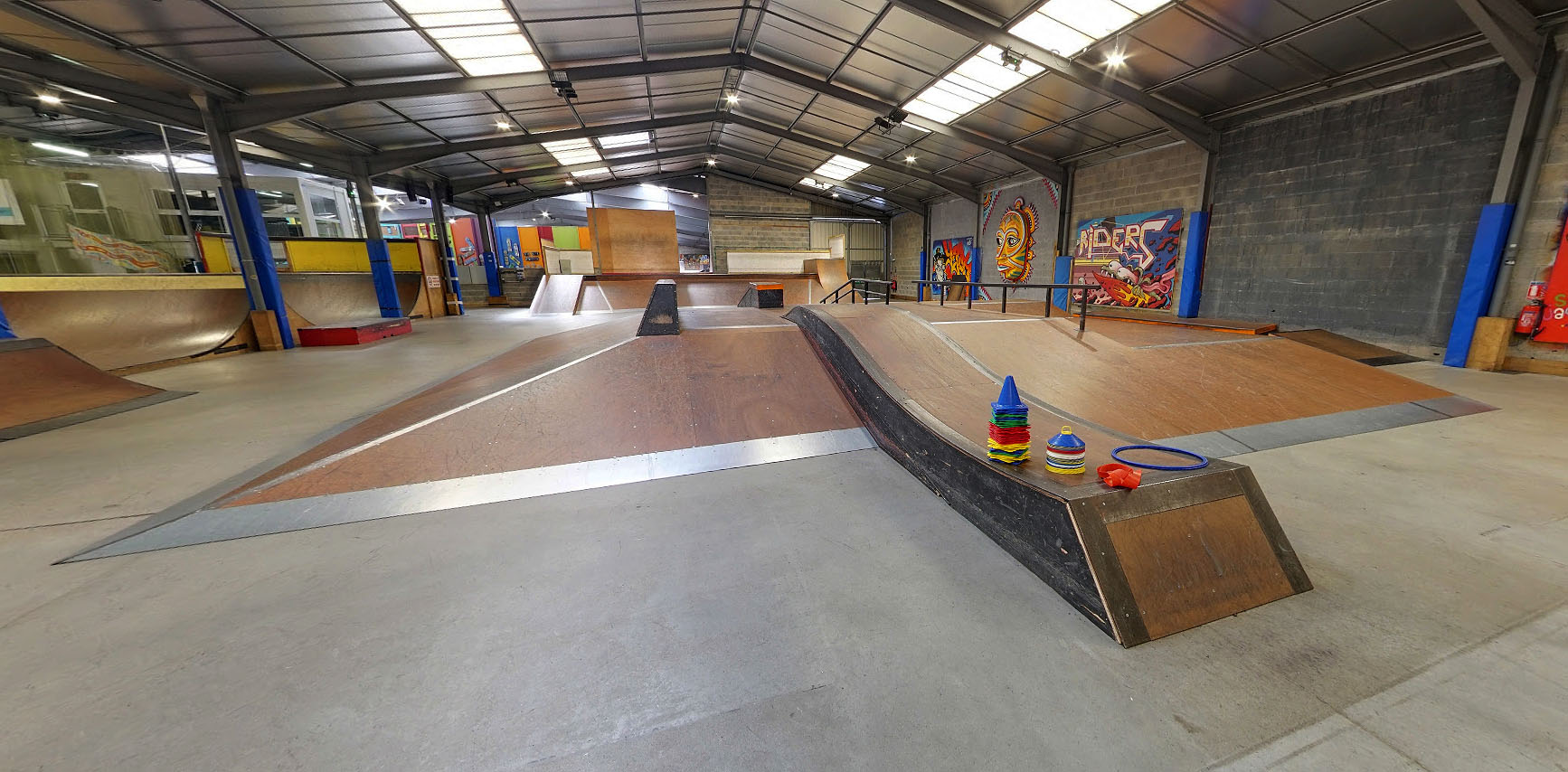 Le Hangar Indoor Nantes Skate Spot 5/5