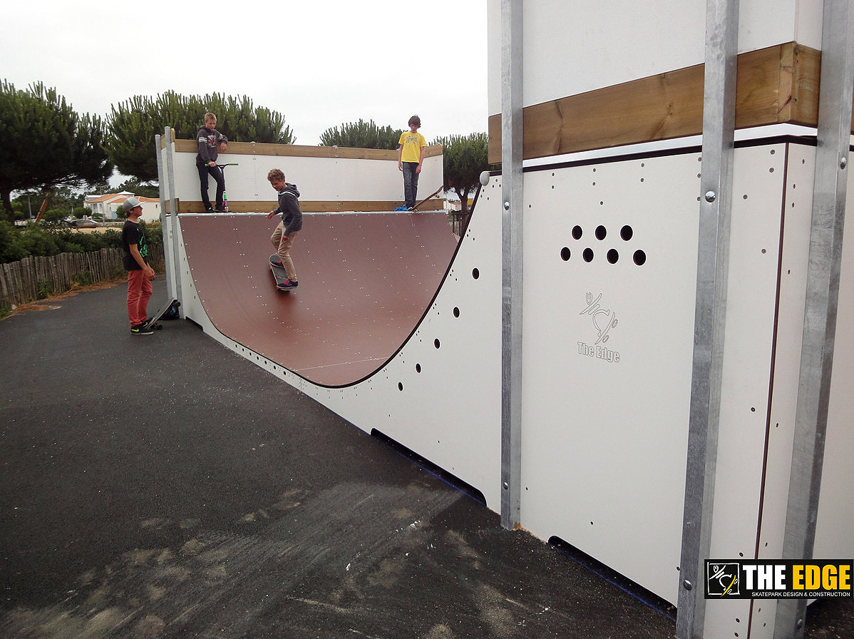 Plan d' Eau Skatepark La Tranche sur Mer Skate Spot 4/5