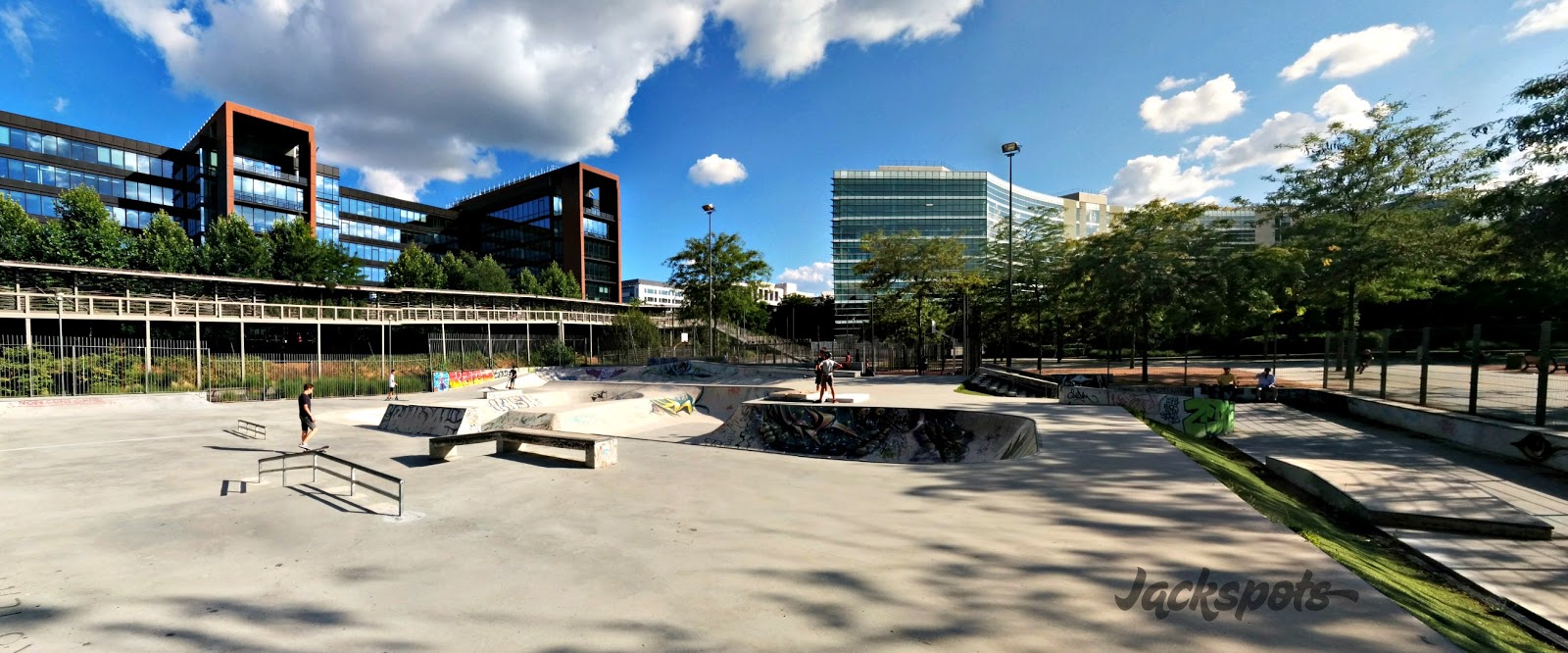 Parc Ricard Skatepark Rueil Malmaison Skate Spot 3/5