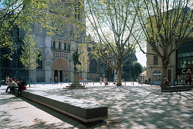 Place Pey Spot Street Bordeaux Skate Spot 3/5