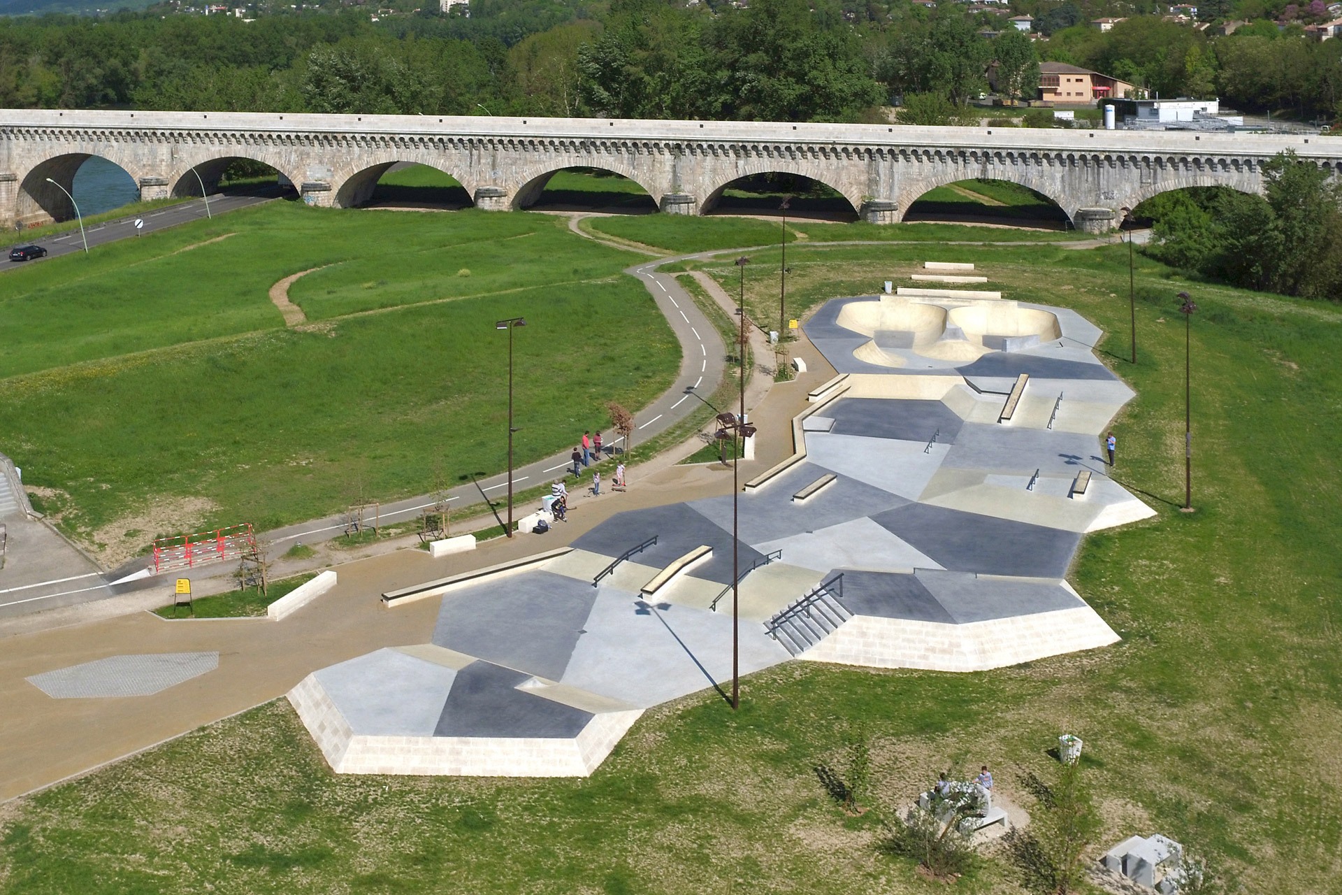 Le Pont Canal Skatepark Agen Skate Spot 4/5