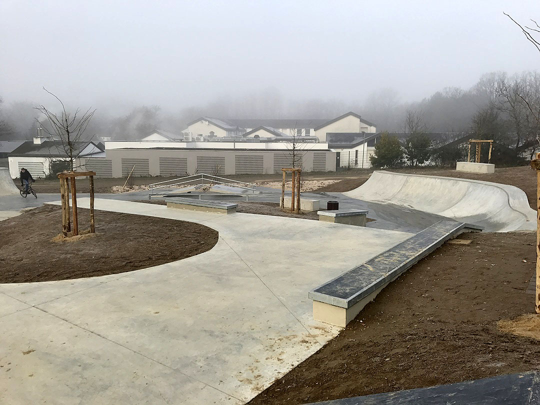 Collège Gérard Philipe Skatepark Carquefou Skate Spot 3/5