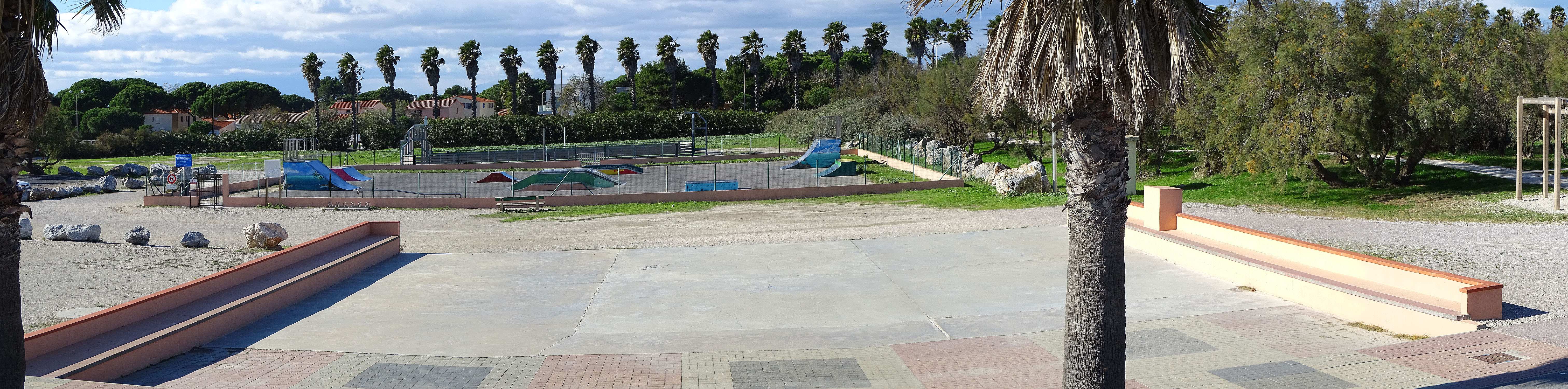 Quartier des mouettes Skatepark Sainte-Marie-la-Mer Skate Spot 2/5