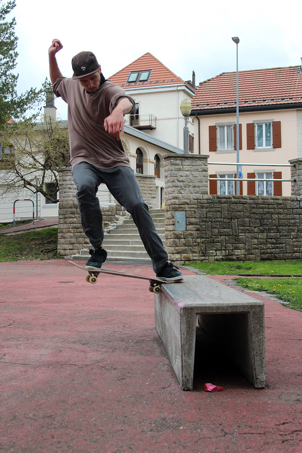 Collège des Jeanneret Do It Yourself Le Locle Skate Spot 4/5