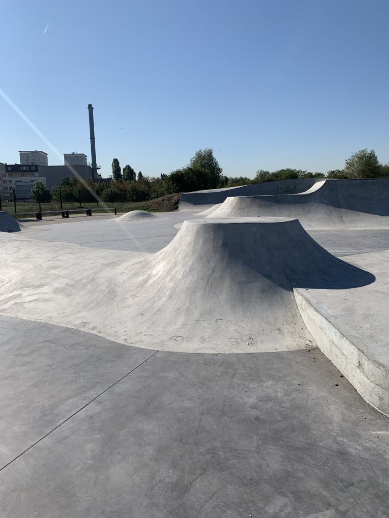 Les Vanneaux Skatepark Achères Skate Spot 4/5