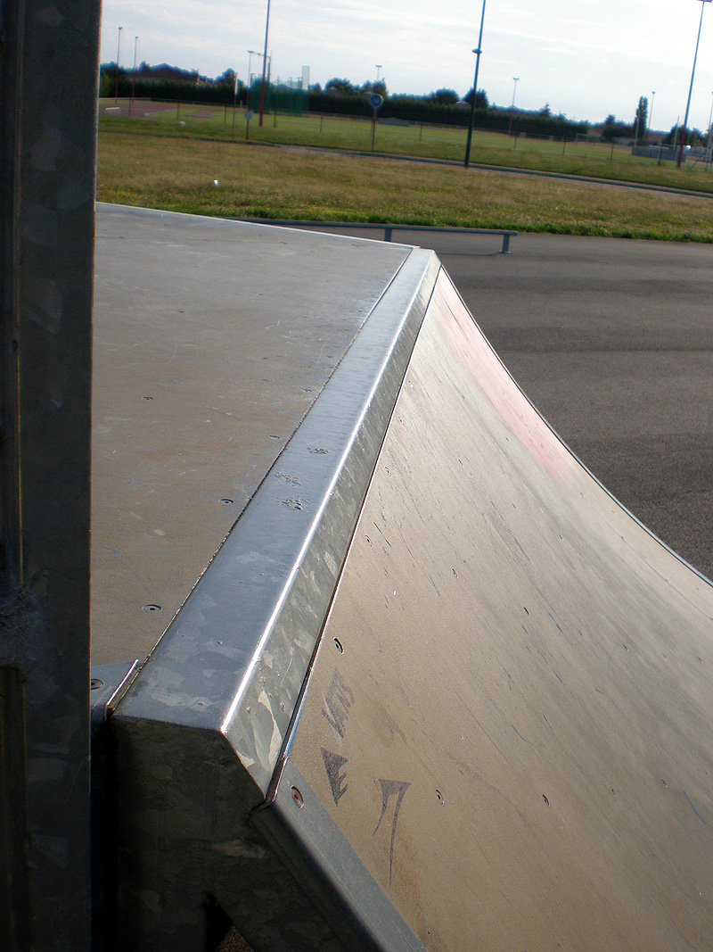 Lycée Alcide Skatepark Bouaye Skate Spot 2/5