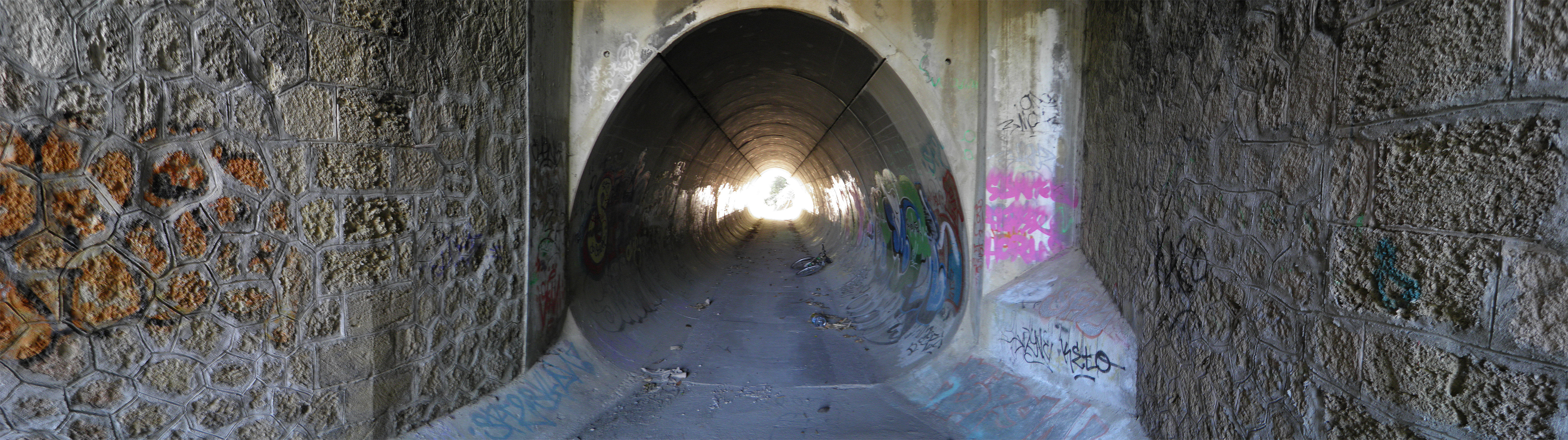 The Tube Do It Yourself Juvignac Skate Spot 4/5