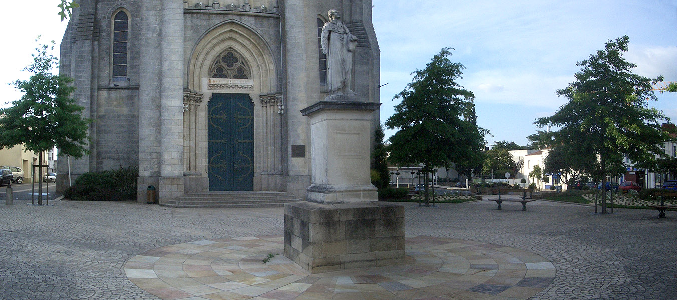 Église St Jean Spot Street Le Loroux Bottereau Skate Spot 3/5