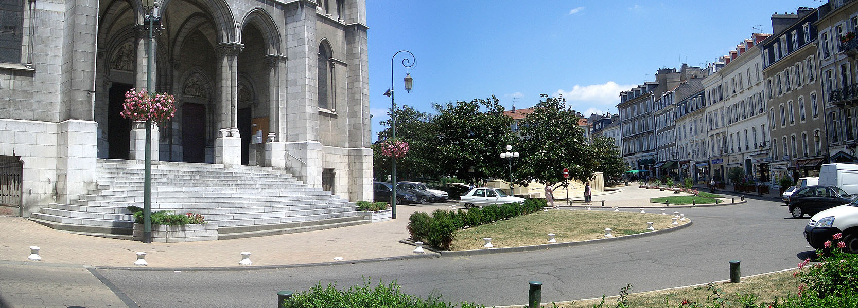 Palais de Justice Spot Street Pau Skate Spot 4/5