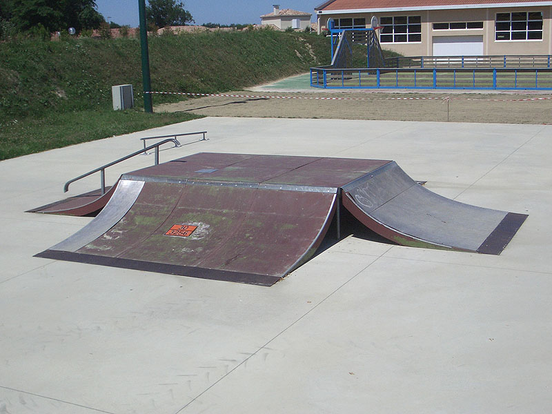 Le Cap Skatepark Saint Sever Skate Spot 3/5