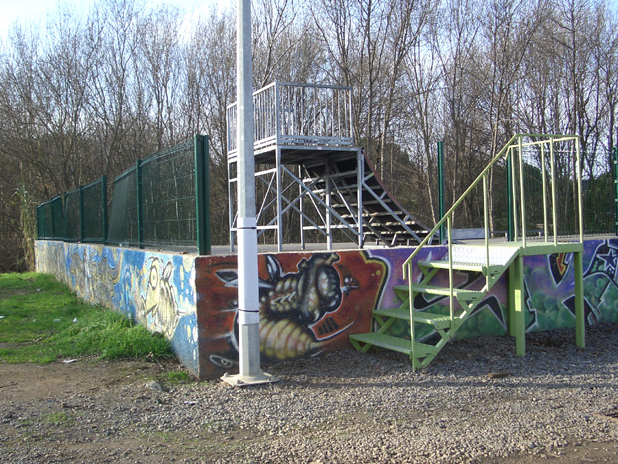 St Thibéry Skatepark Saint Thibéry Skate Spot 2/5