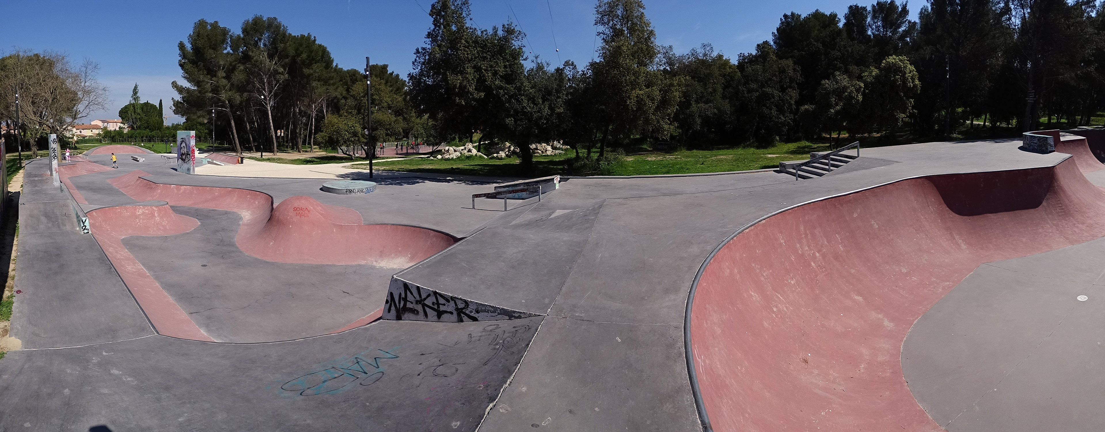 Parc Guelfucci Skatepark Istres Skate Spot 4/5