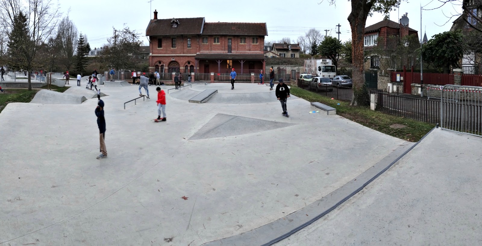 Poissy Skatepark Poissy Skate Spot 5/5