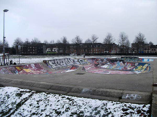 Griftpark Bowl Utrecht Skate Spot 4/5