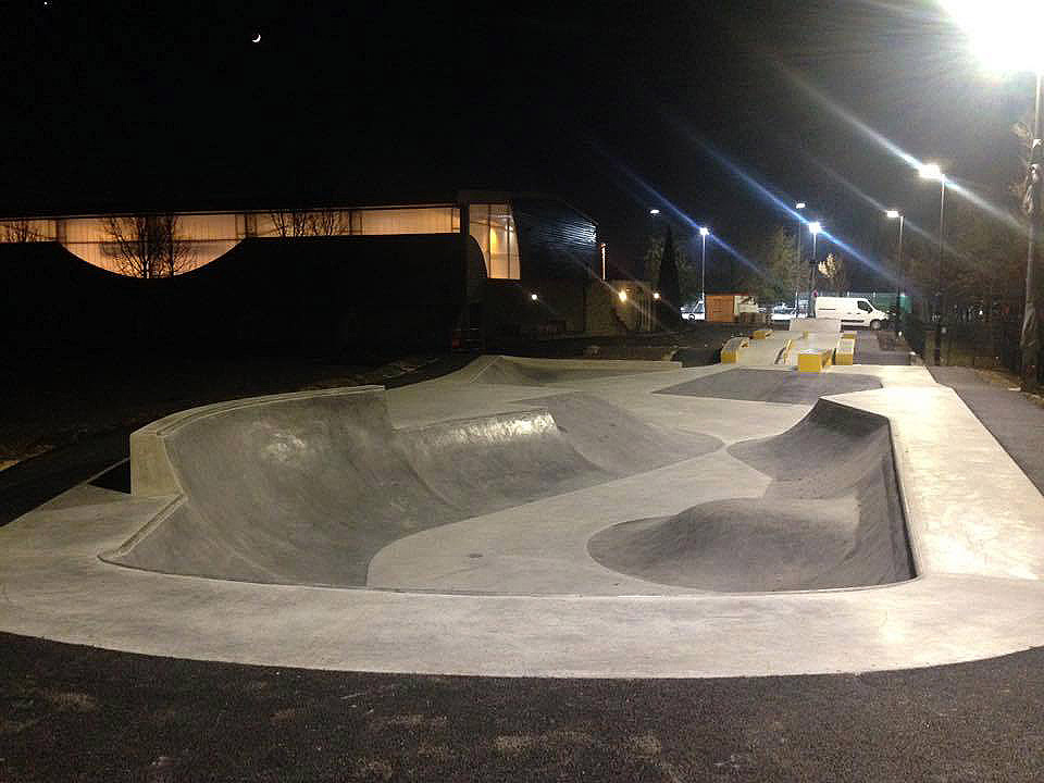 Stade Skatepark Le Thor Skate Spot 3/5