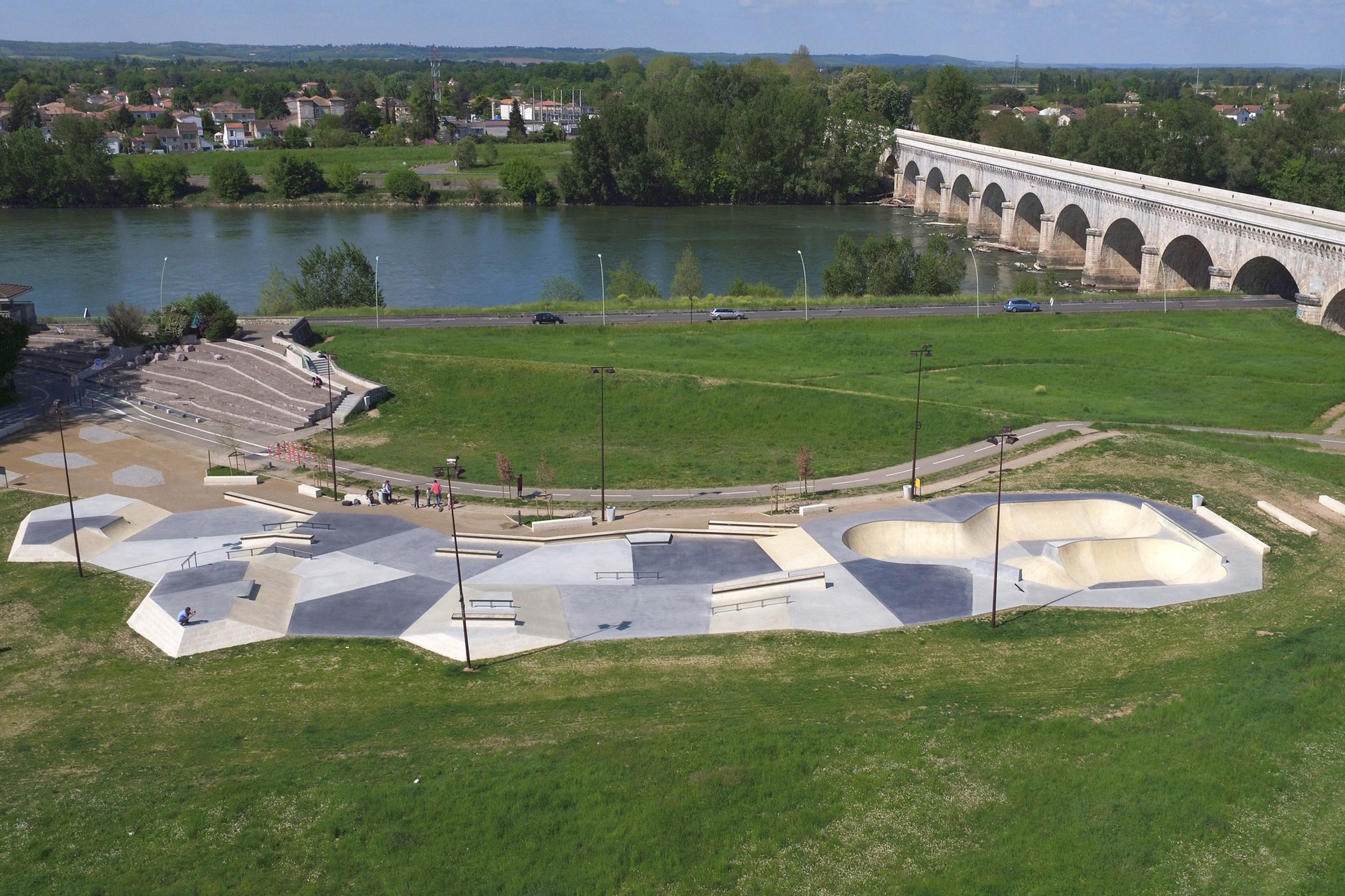 Le Pont Canal Skatepark Agen Skate Spot 4/5