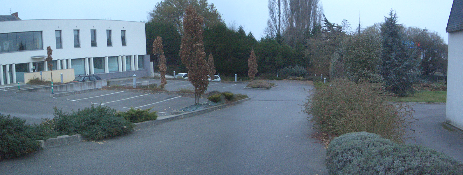 La Mairie Plaza Herbignac Skate Spot 3/5