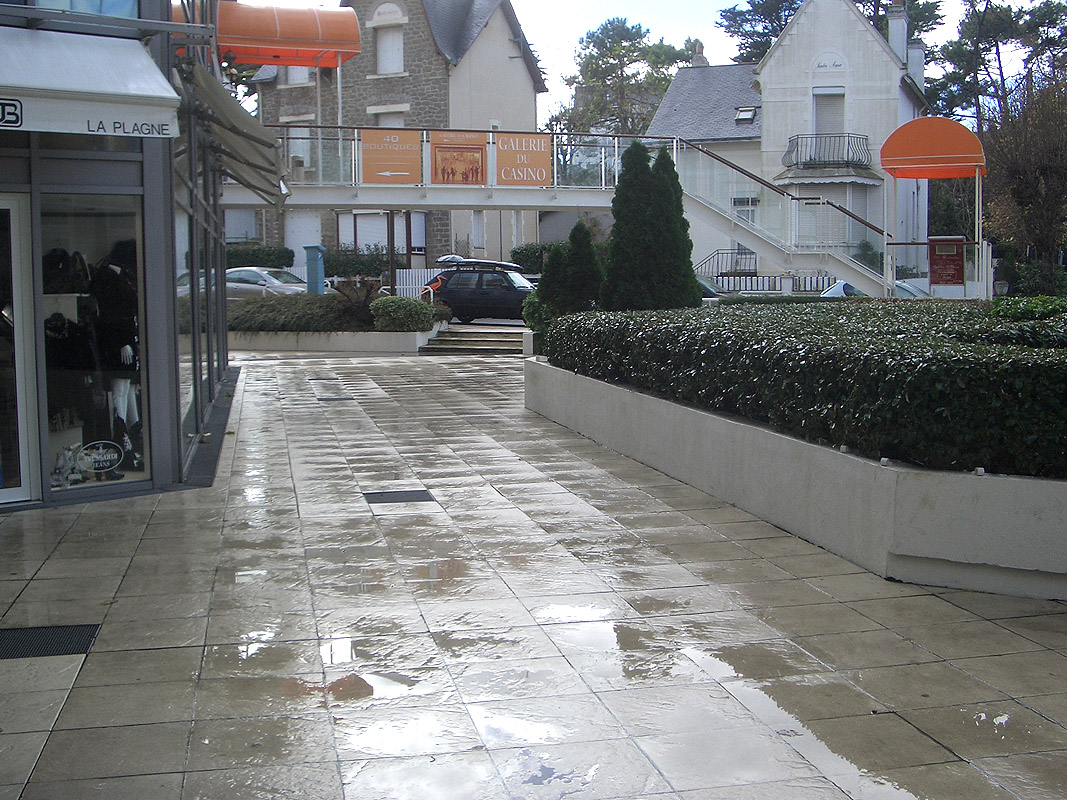 The Casino Spot Street La Baule Escoublac Skate Spot 3/5