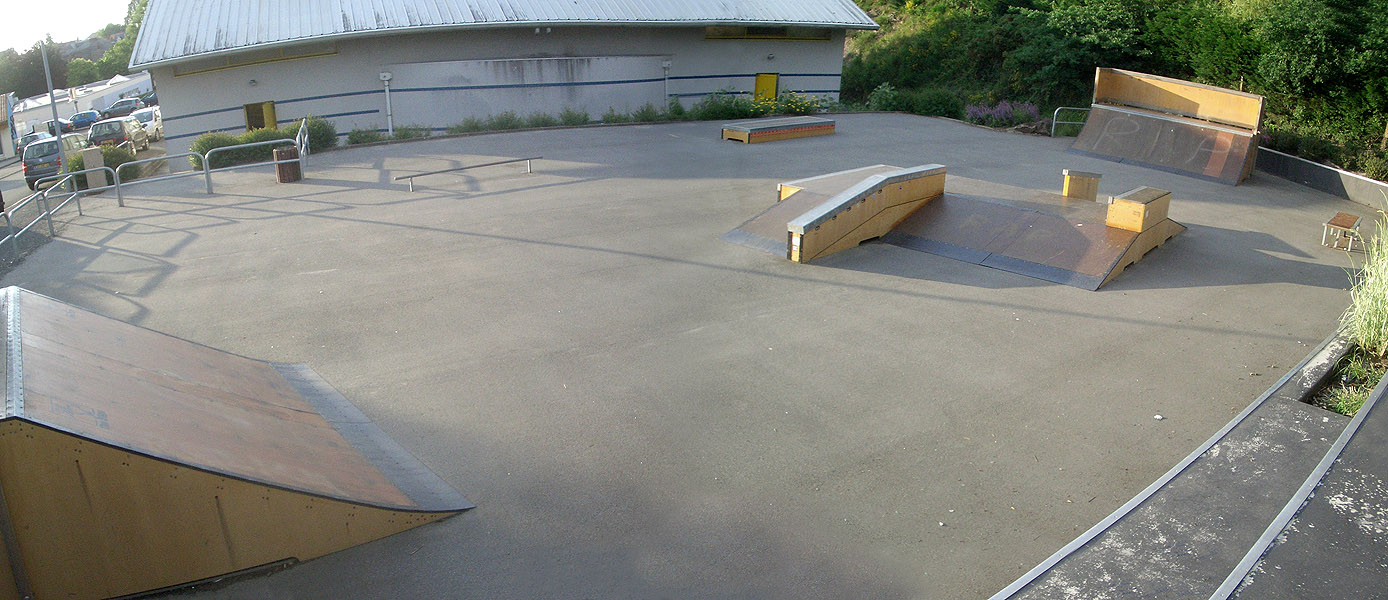 Palais des Congrès Skatepark Le Loroux Bottereau Skate Spot 3/5