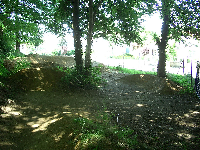 Nahuques Dirt Dirt Mont de Marsan Skate Spot 5/5