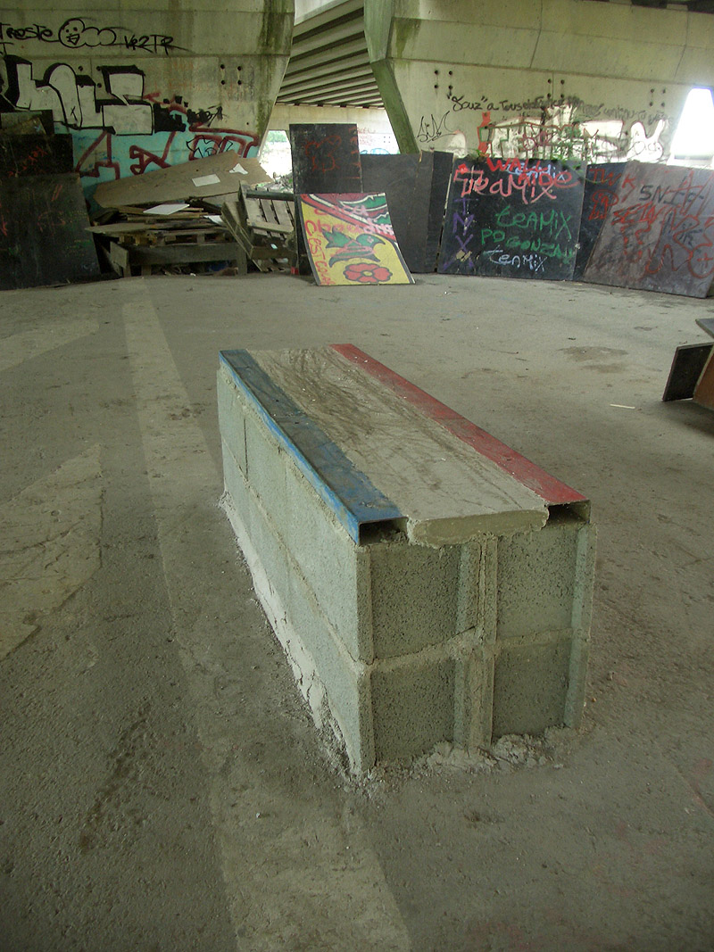 Bellevue Do It Yourself Ste Luce sur Loire Skate Spot 4/5