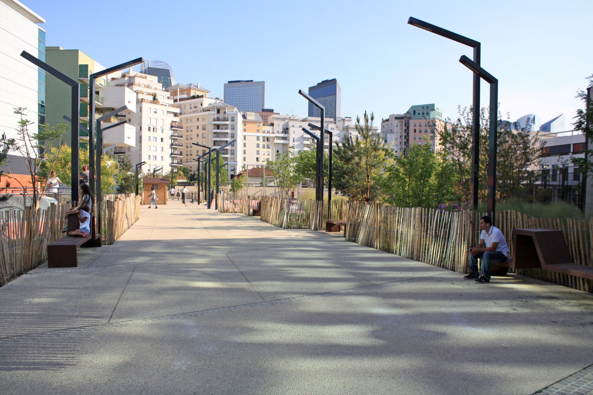 Jardin Des Fauvelles Skatepark Courbevoie Skate Spot 4/5