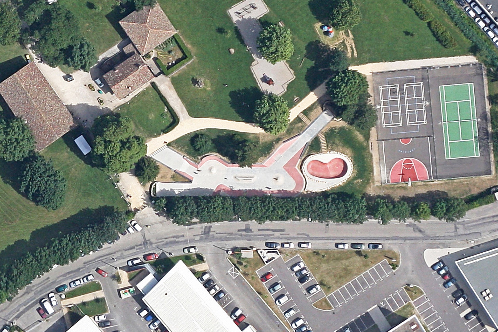 La Poya Skatepark Fontaine Skate Spot 4/5