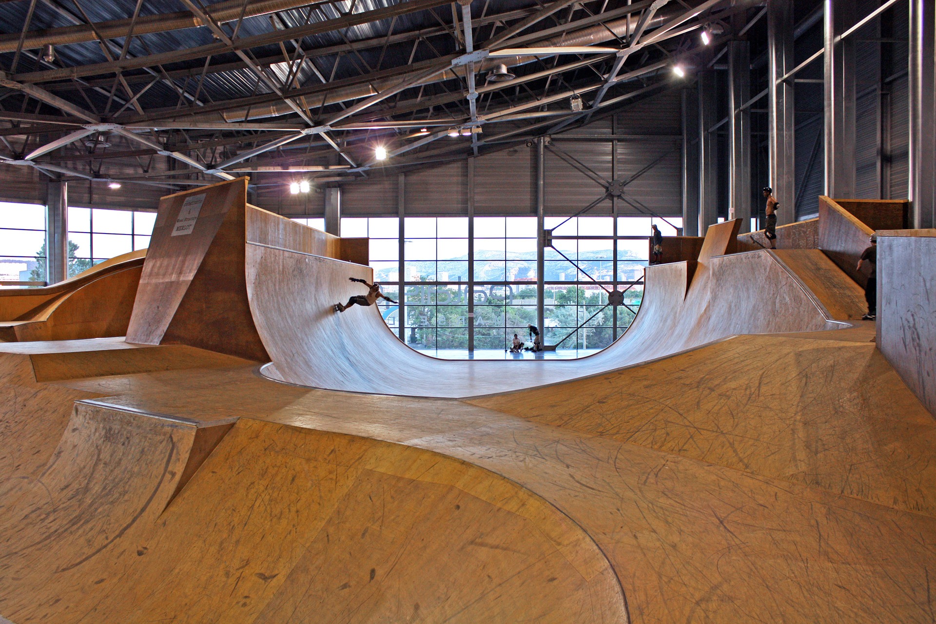 Palais Omnisports Indoor Marseille Skate Spot 5/5