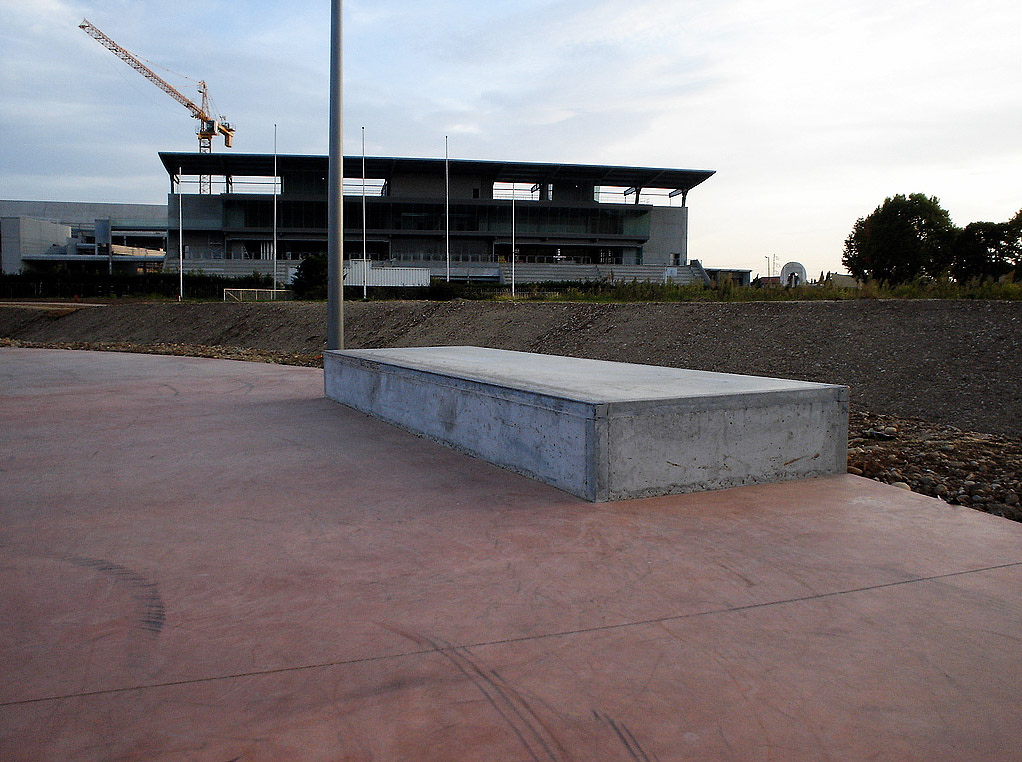 Carré De Soie Bowl Vaulx en Velin Skate Spot 4/5