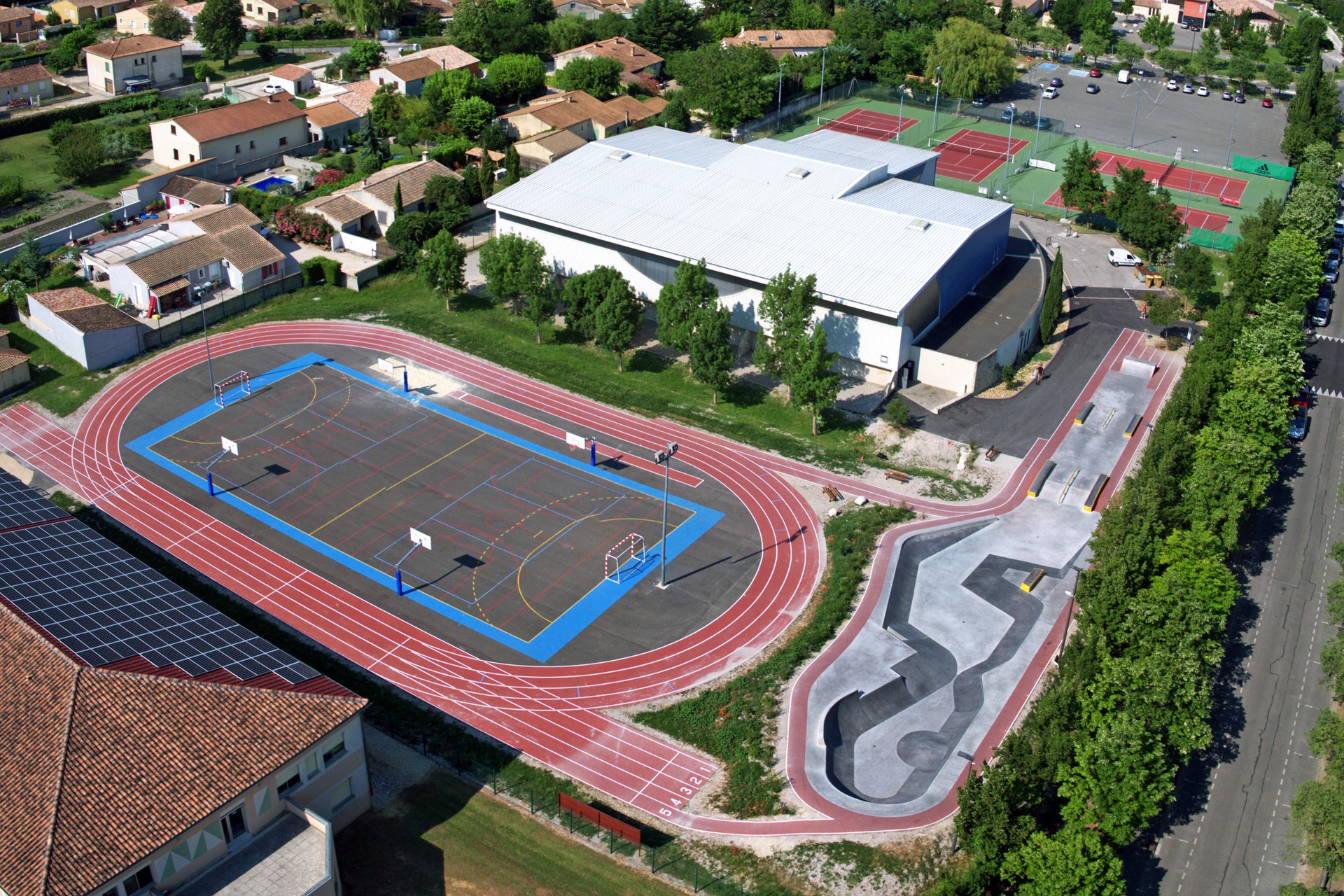 Stade Skatepark Le Thor Skate Spot 3/5