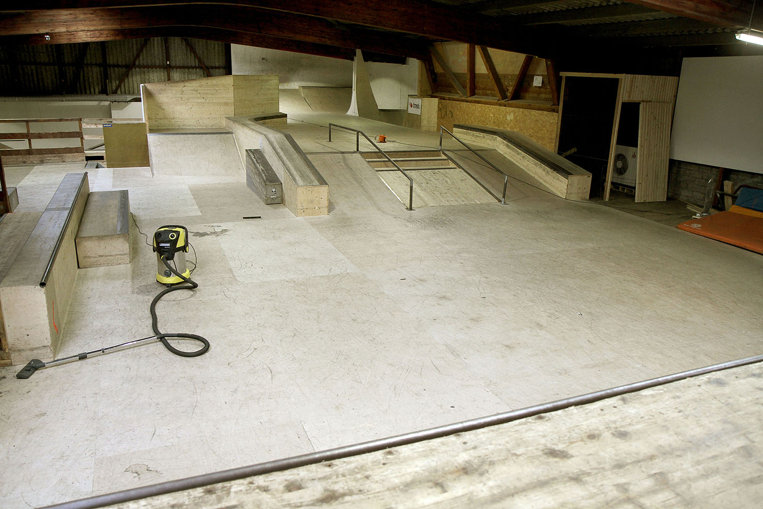 La Fièvre Hs36 Indoor Lausanne Skate Spot 5/5