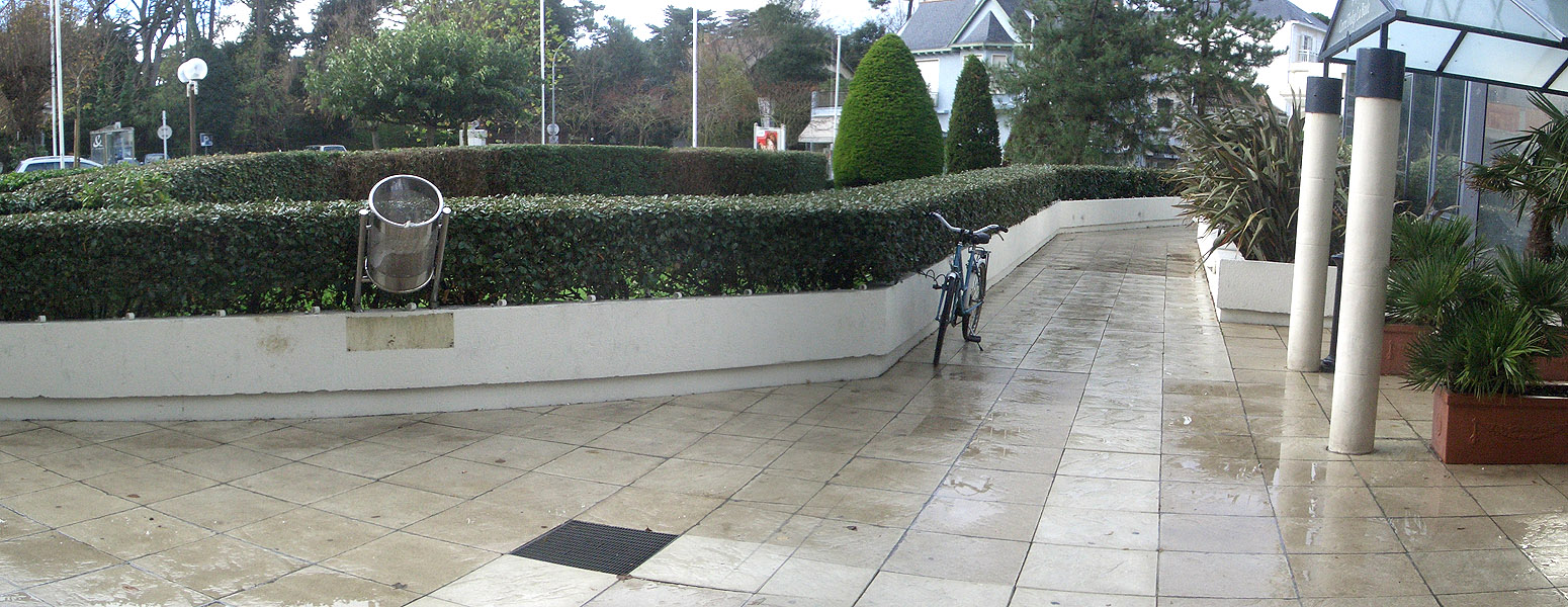 The Casino Spot Street La Baule Escoublac Skate Spot 3/5