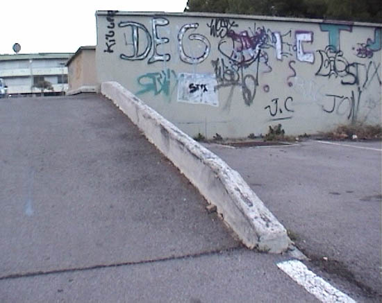 Trésor Public Spot Street Montpellier Skate Spot 3/5