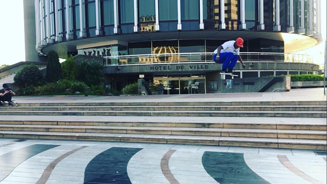 Hôtel de Ville Plaza Créteil Skate Spot 5/5